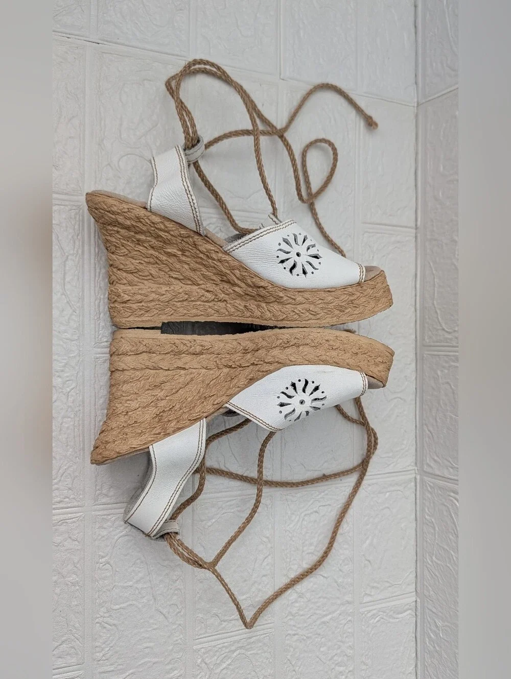 Sbicca White Laser-Cut Espadrille Rope-Wrap Wedges Woman's Sz 5M